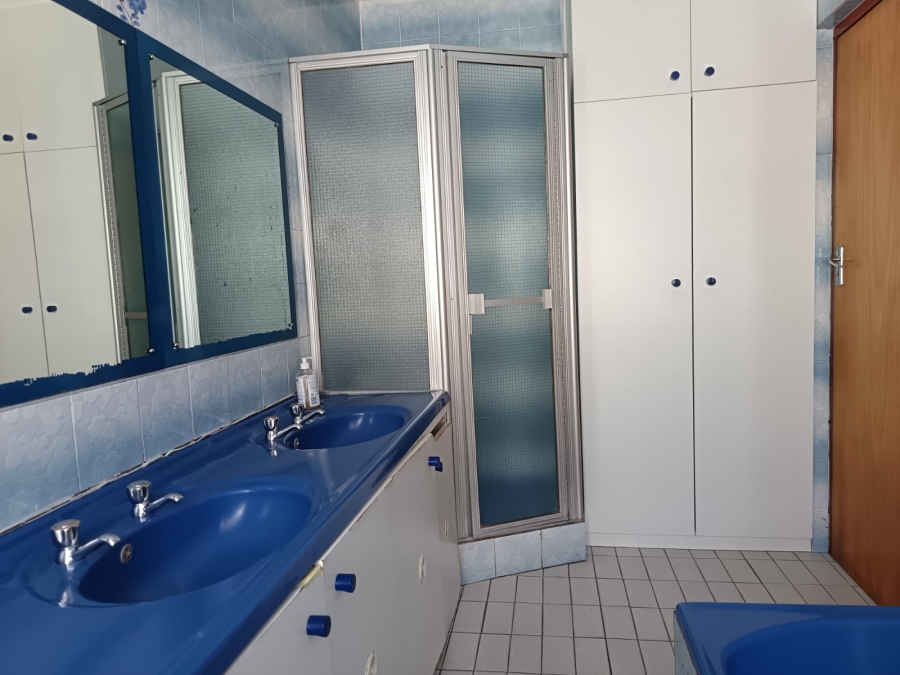 4 Bedroom Property for Sale in Rylands Western Cape